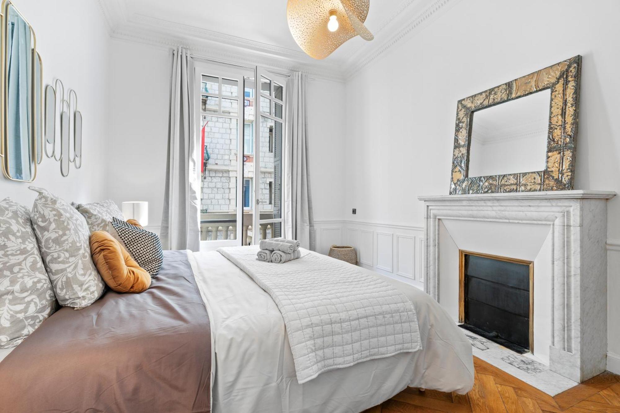 Renting - Joffre - Luxurious Haussmannian 180m2 4 Bedrooms * Nizza
