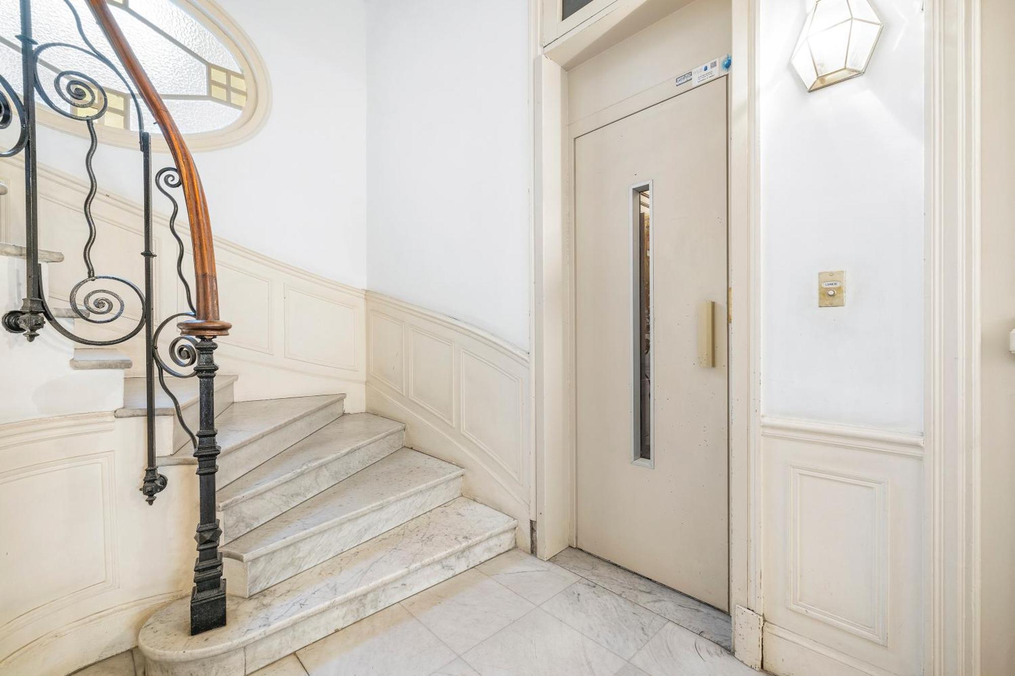 Renting - Joffre - Luxurious Haussmannian 180m2 4 Bedrooms Apartment