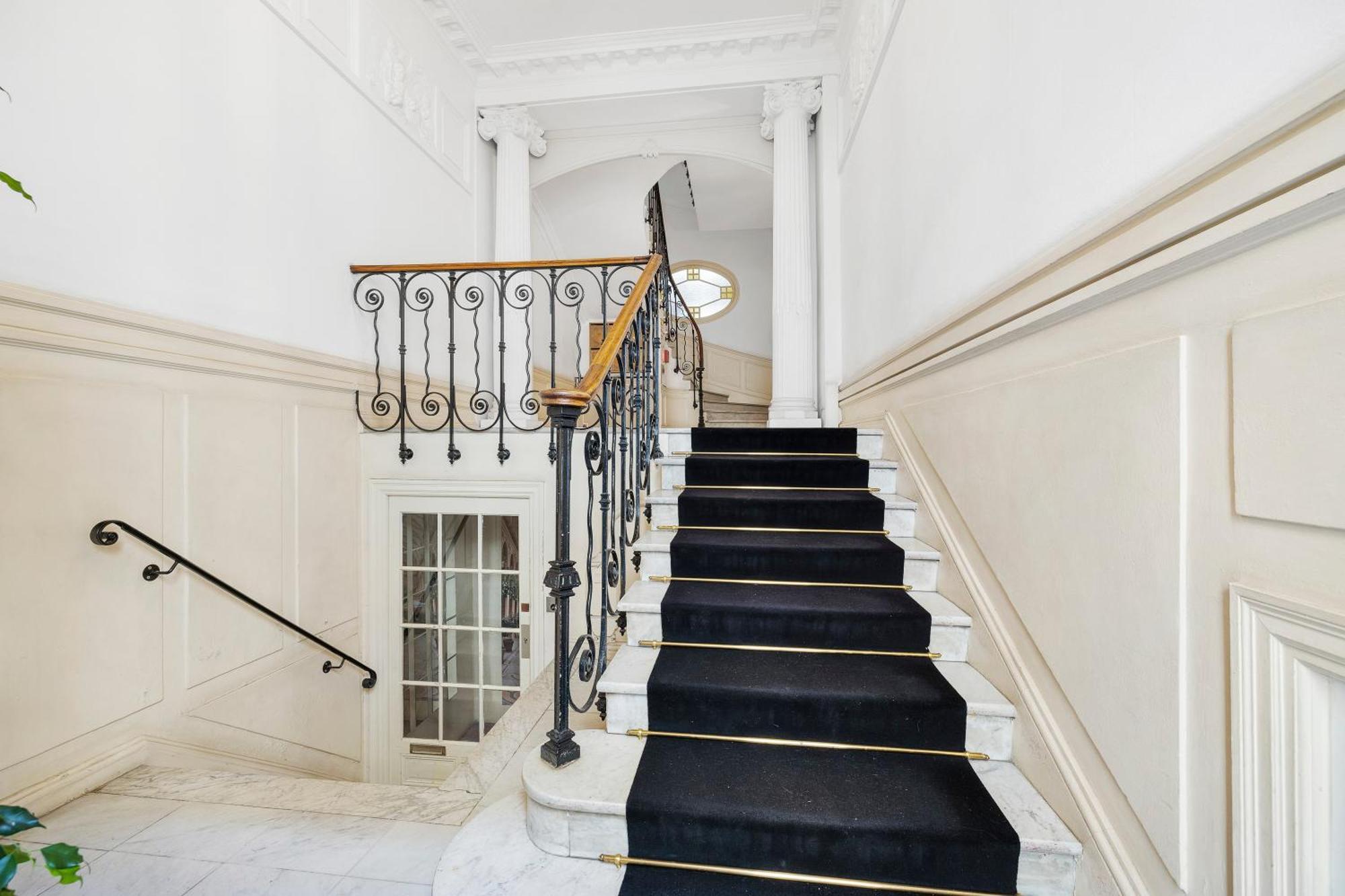 Appartement Renting - Joffre - Luxurious Haussmannian 180m2 4 Bedrooms