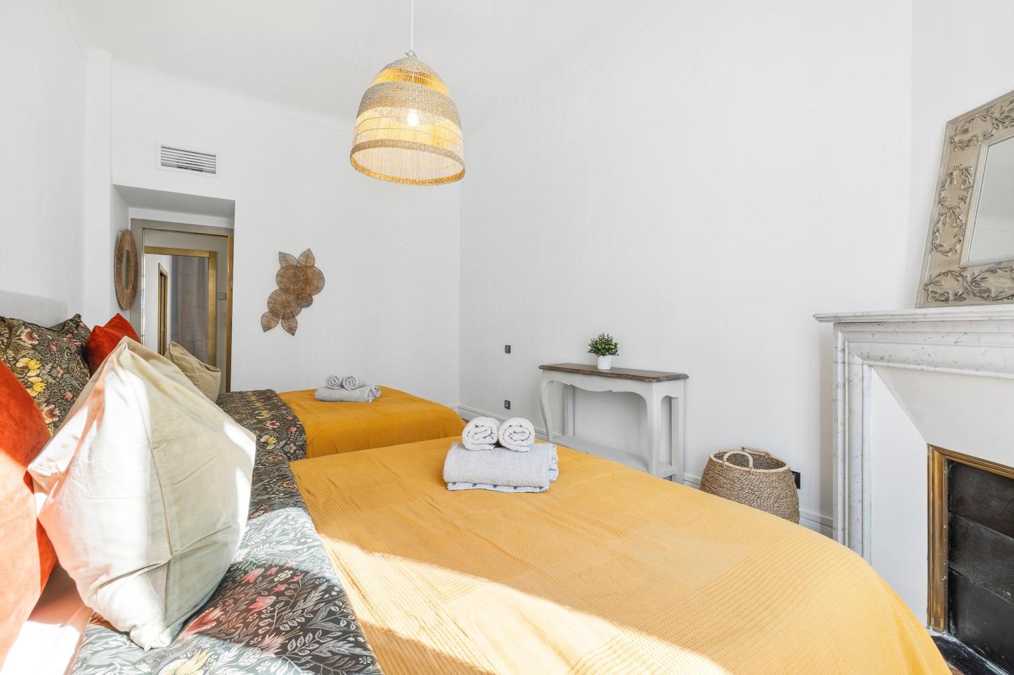 Apartment Renting - Joffre - Luxurious Haussmannian 180m2 4 Bedrooms Nizza