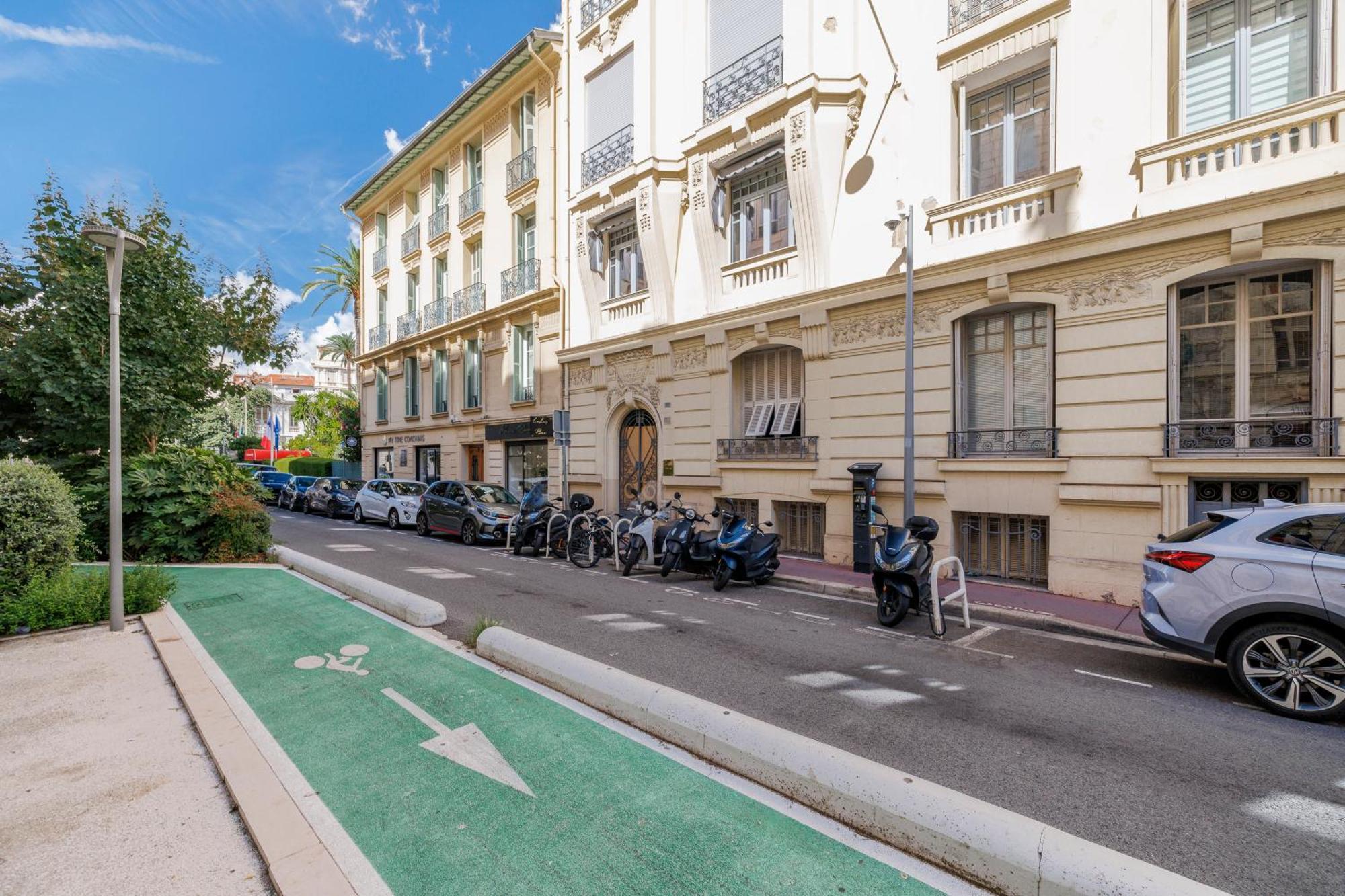 Renting - Joffre - Luxurious Haussmannian 180m2 4 Bedrooms * Nizza