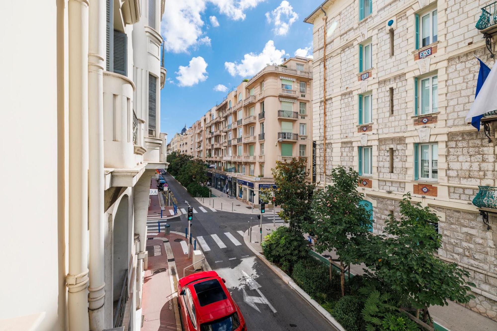 Apartment Renting - Joffre - Luxurious Haussmannian 180m2 4 Bedrooms *