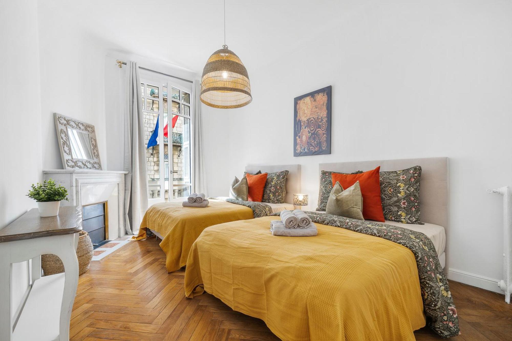 Renting - Joffre - Luxurious Haussmannian 180m2 4 Bedrooms Apartment *