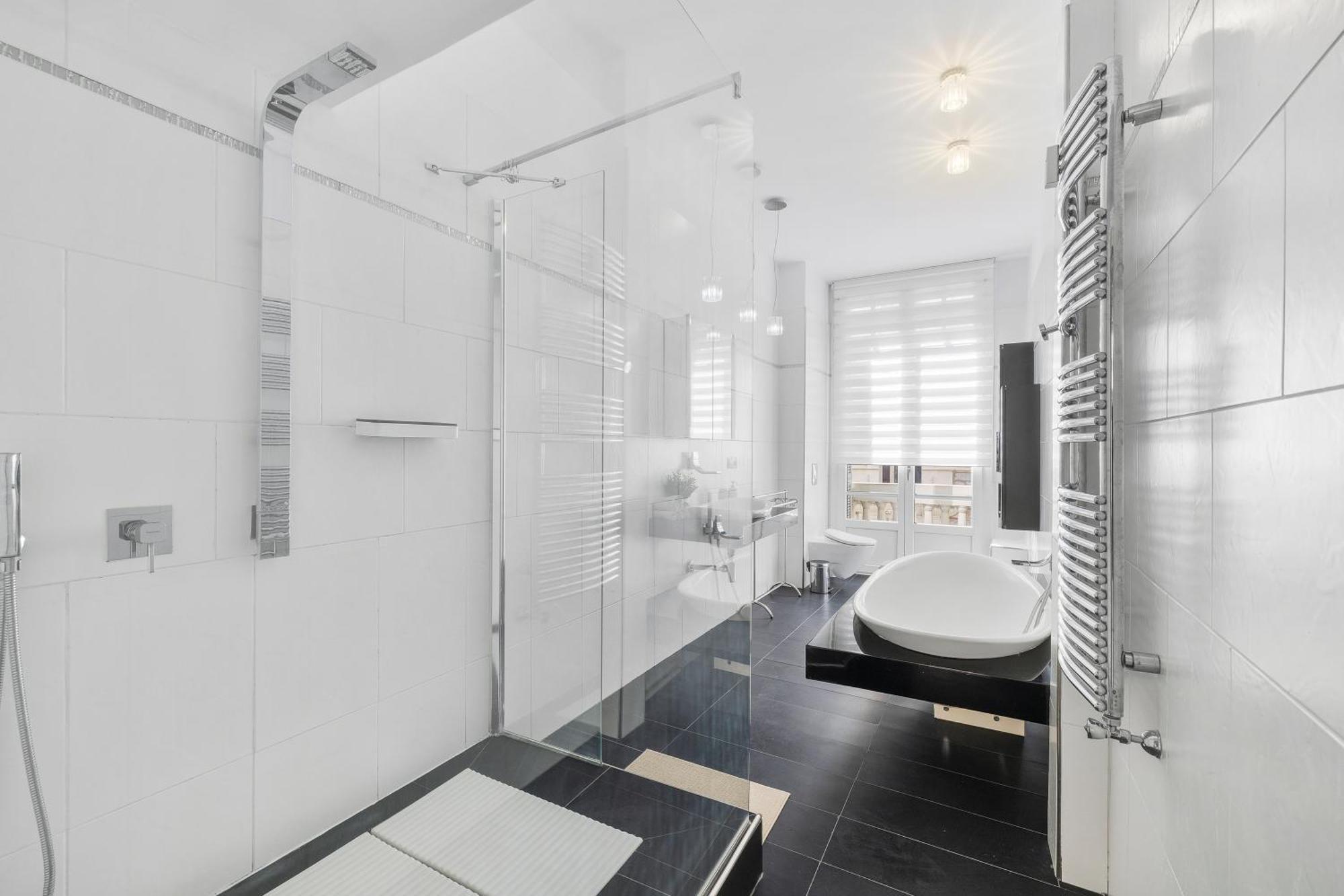 Apartment Renting - Joffre - Luxurious Haussmannian 180m2 4 Bedrooms